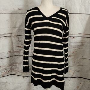 Vince Stripe V neck Sweater Size S
